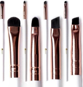 INNOVATOR COSMETICS / Set of 4 brushes SEXY BROW KIT